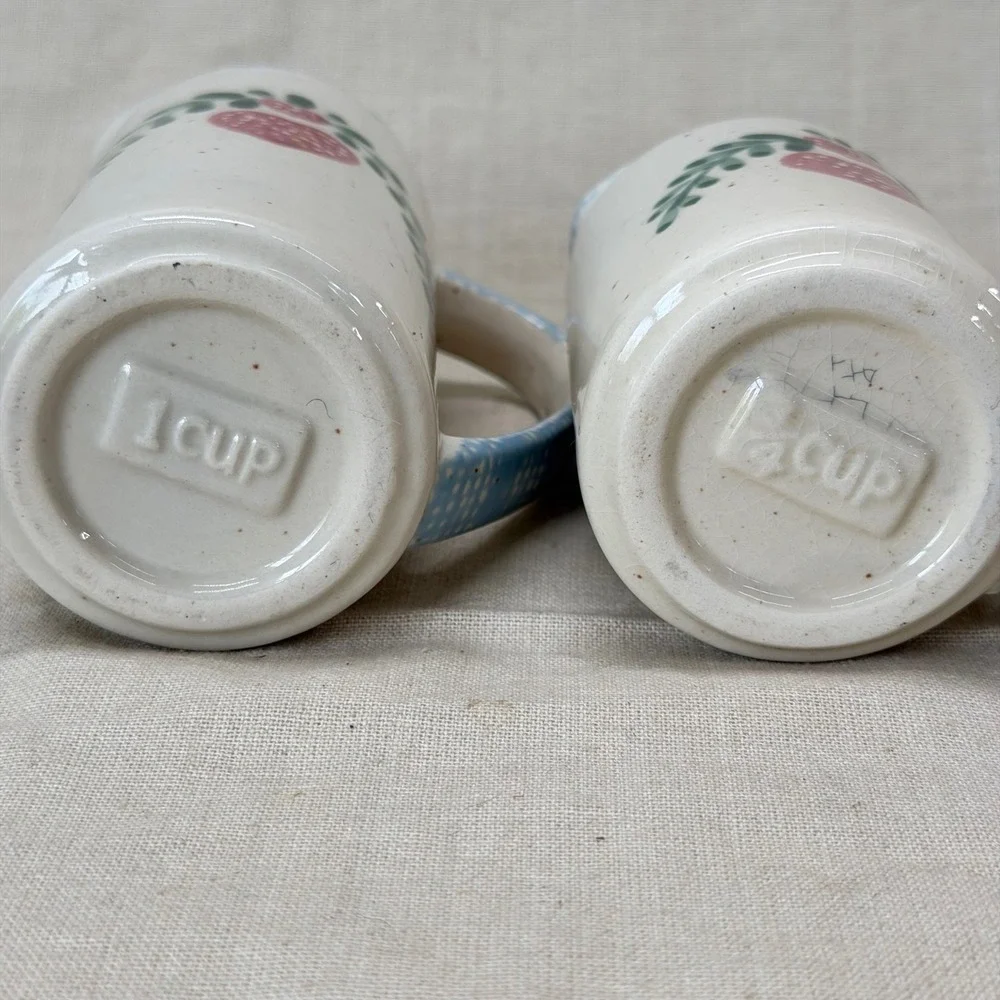 Vintage Ceramic Measuring Cups Set of 4 Folk Art Heart Kitchen Decor 80s